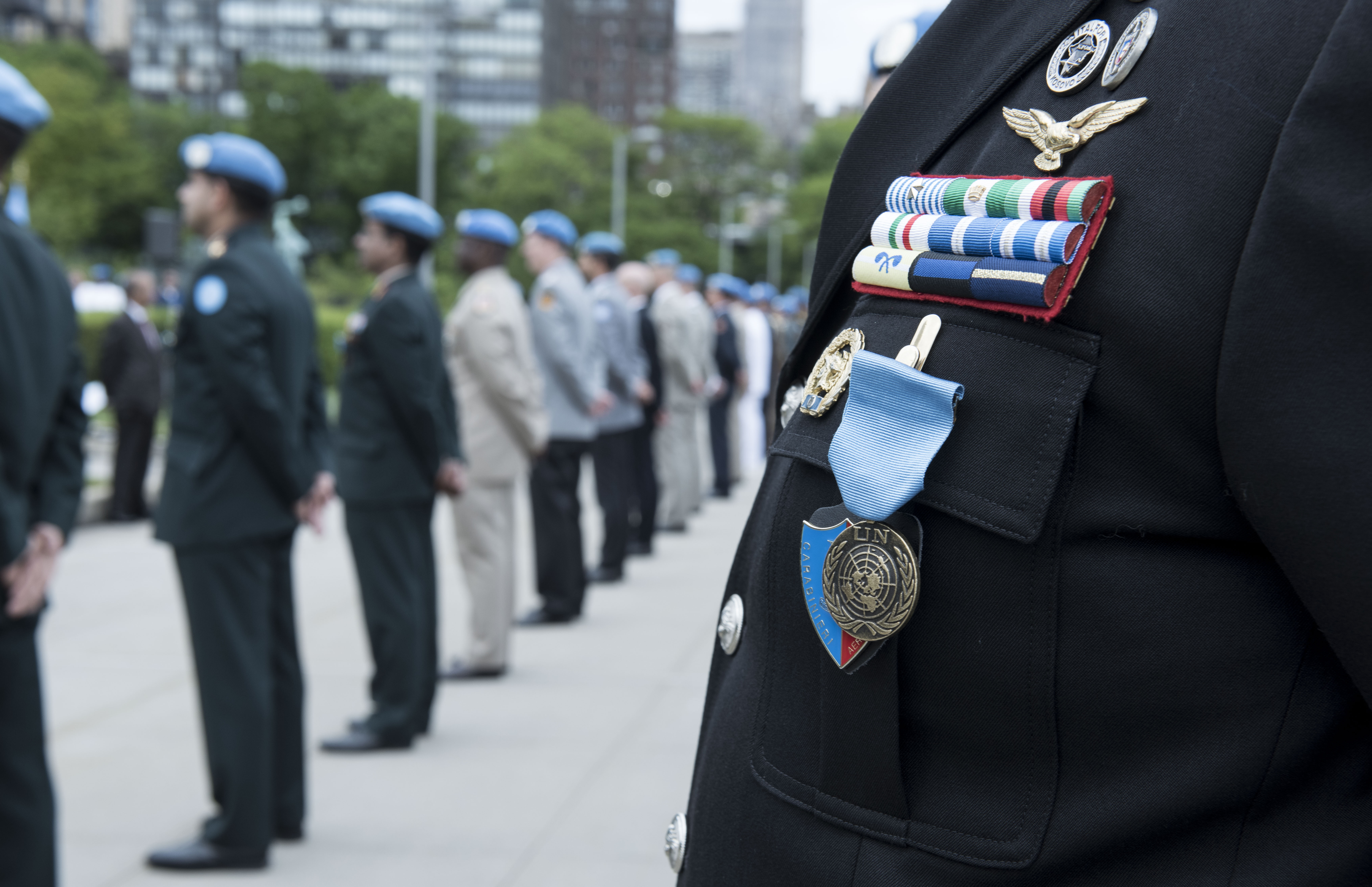 The medal parade for military and police serving at UNHQ. UN Photo/Kim Haughton The medal parade for military and police serving at UNHQ